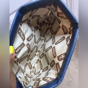 Beautiful Vintage Phillippe Clutch Spring Frame Closure in Navy Blue